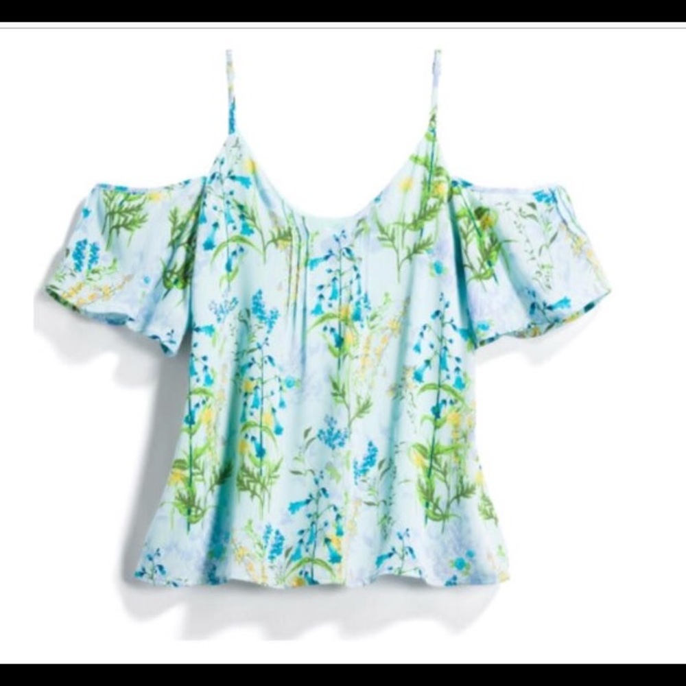 Adelyn Rae Cold shoulder shirt. (Worn Once)